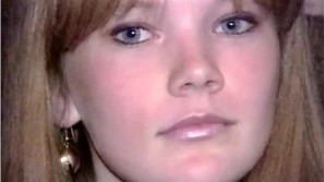 LINDA photos by Pierre Woodman