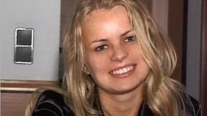 DORA VENTER photos by Pierre Woodman