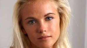 SANDY STYLE photos by Pierre Woodman