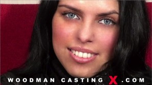 KIRA QUEEN photos by Pierre Woodman