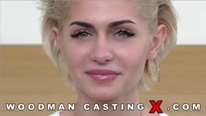 OLLIVIA JAGER photos by Pierre Woodman