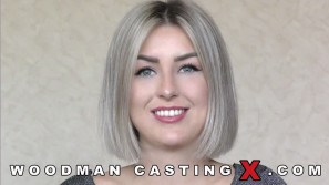 NANOE VAESEN photos by Pierre Woodman