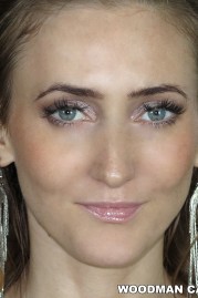 pics of Kira Parvati