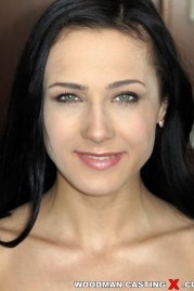 pictures of Nicole Love